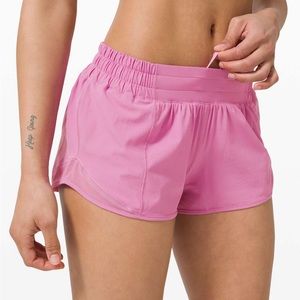 Lululemon hotty hot shorts LR 2.5 in. Size 8